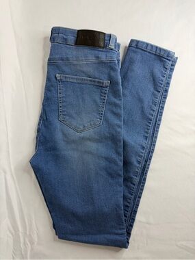 FITJEANS Light Blue Denim Jeans with Black Patch